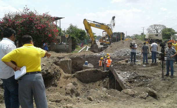 Alcaldía de Managua supervisa construcción de nuevo puente en barrio