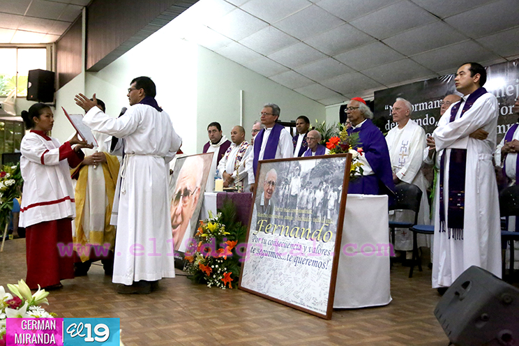 MISA Y ENTIERRO DEL PADRE FERNANDO CARDENA9