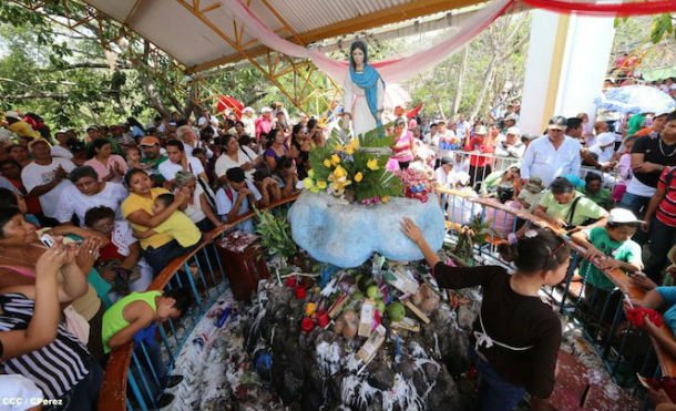 Cardenal Brenes Celebra Junto A Feligreses De Todo El País 36 Años De ...