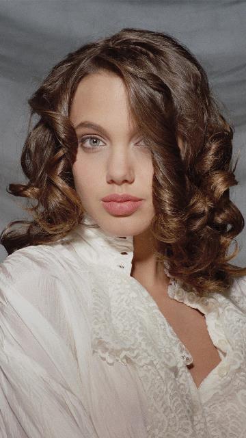 angelina jolie joven 3