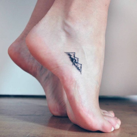 ideas tatuajes diminutos pies 1