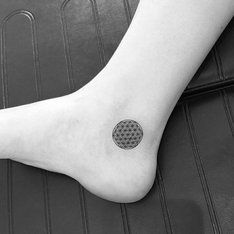 ideas tatuajes diminutos pies 9