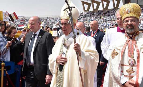 Papa Francisco a católicos en Egipto: No teman amar al otro, aunque sea un enemigo