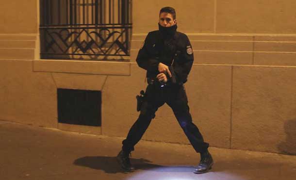 Dos policías en Francia son heridos por extremistas islámicos