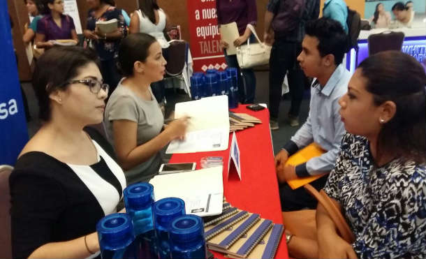 Amcham Desarrolla Exitosa Feria De Empleo 2473