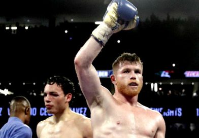 Canelo dominó y se dio el lujo de perdonar el KO a Chávez Jr.