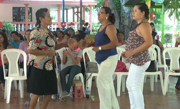 Madres nindiriseñas festejan su día en un ambiente campestre