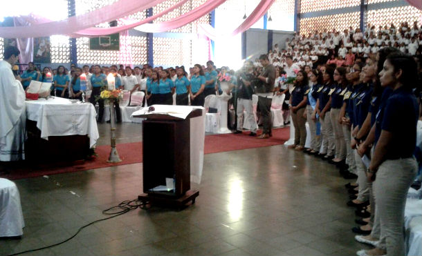 Colegio Mazarelo celebra a la virgen María Auxiliadora