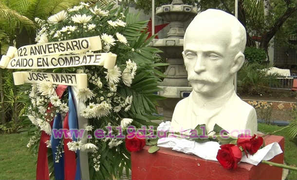 Entregan ofrenda floral en homenaje a Martí y Sandino