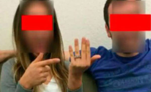 Pareja anunció su compromiso en Facebook, pero la foto reveló algo más