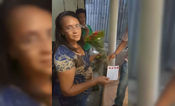 Mira el insuperable regalo que recibió esta mujer el día de las madres