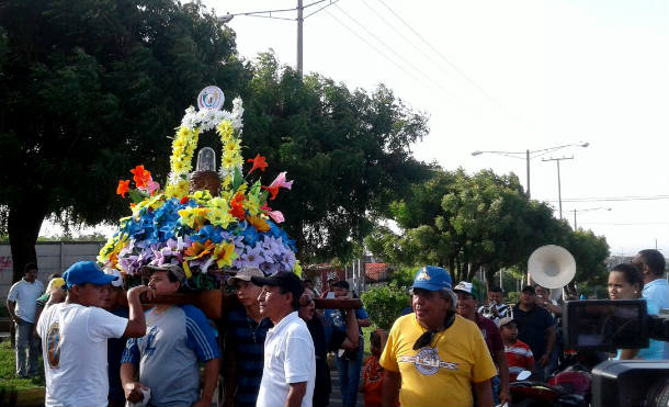 Reciben a Santo Domingo de Guzmán en el barrio Hialeah