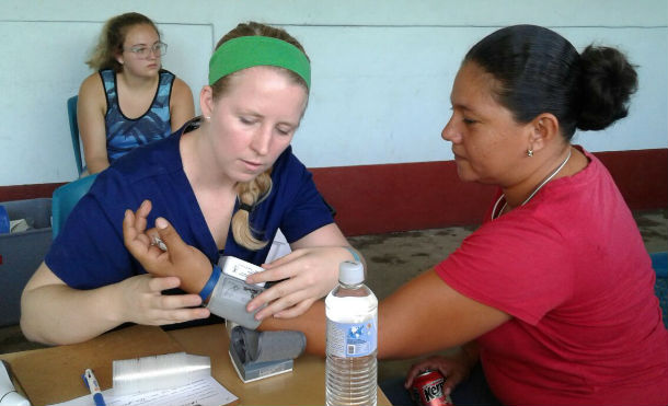 Brigada cristiana "Voces de Esperanza" inicia asistencia médica en comunidades de Quezalguaque