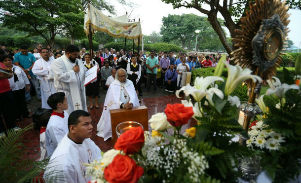 Iglesia Católica celebra misa de Corpus Christi