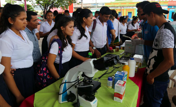 Estudiantes y Docentes de Educación Técnica de Chinandega realizan Feria Vocacional