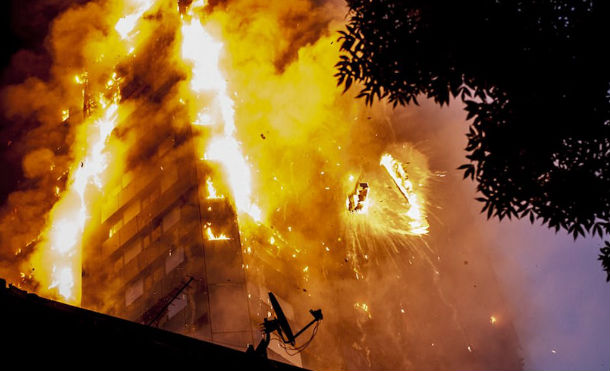 Infernal incendio en Londres deja al menos 6 muertos