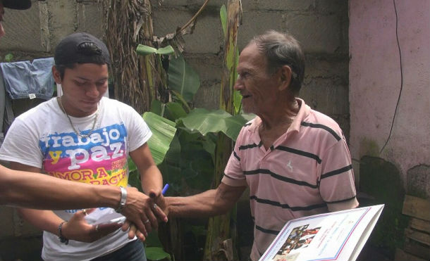 50 Familias de Nindirí celebran el Día del padre con su título de propiedad de parte del Gobierno Sandinista