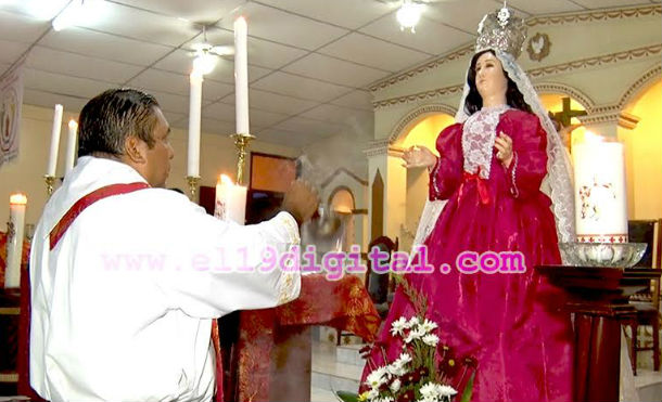 Comunidad católica celebra Pentecostés en Mateare