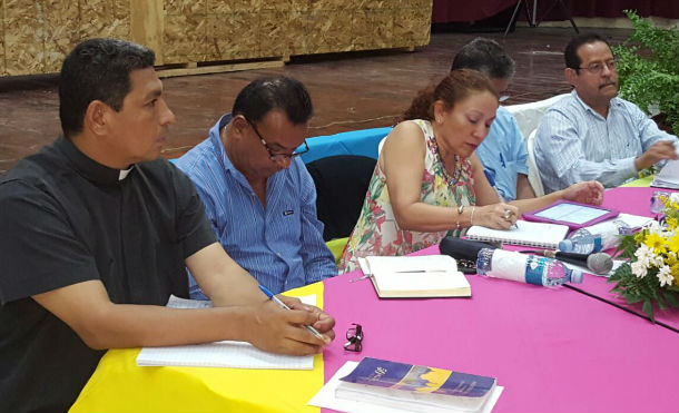 Familias reconocen avances del sector salud en León