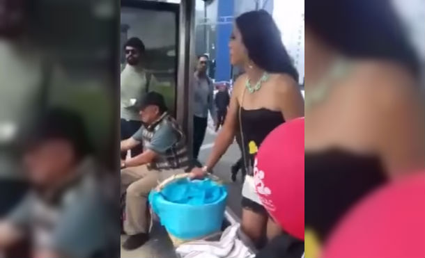 Esta joven mexicana ha dejado a todos sorprendidos cuando abrió la boca para vender tacos