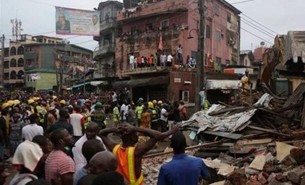 Ocho muertos por derrumbe de edificio en ciudad nigeriana