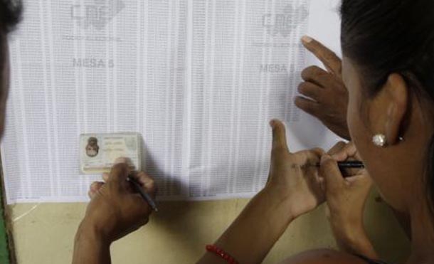 Pueblo venezolano llenó los centros electorales del país