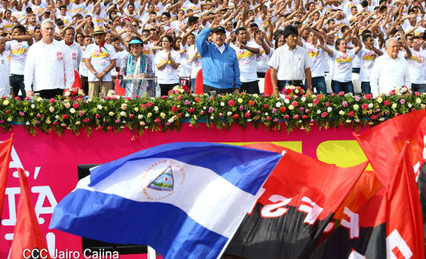 Miles de nicaragüenses rinden tributo a la Revolución Popular Sandinista