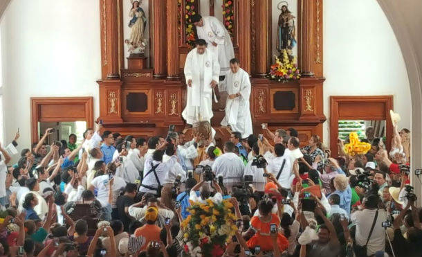 “Minguito” bajó de su altar mayor