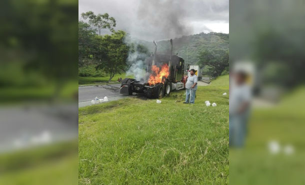 Cabezal se incendia por recalentamiento de fricciones en carretera Ocotal-Las manos