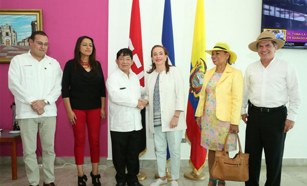 Canciller de Ecuador presente en celebración del 38/19