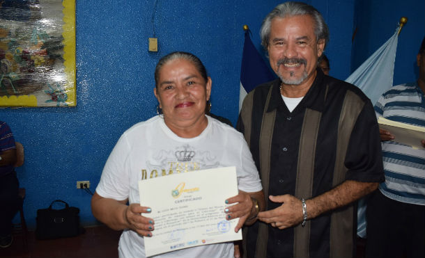 Granada: entregan certificados a protagonistas de la Universidad Abierta en Línea de Nicaragua