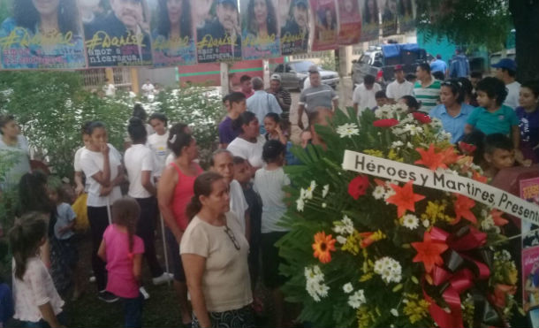 Rinden homenaje a los héroes y mártires del barrio La Primavera