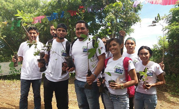 Jóvenes se suman a Jornada de Reforestación en Managua en saludo al 38/19