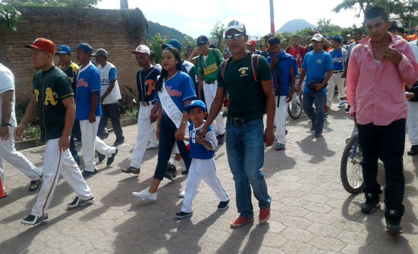 Inicia la liga de Béisbol Mayor A campesina en Palacagüina Madriz