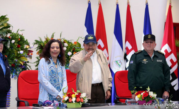 Comandante Daniel y Compañera Rosario presiden acto del 38 Aniversario de la Fuerza Aérea del Ejército de Nicaragua 