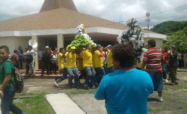 Mocito Visita La Colonia Centroamérica