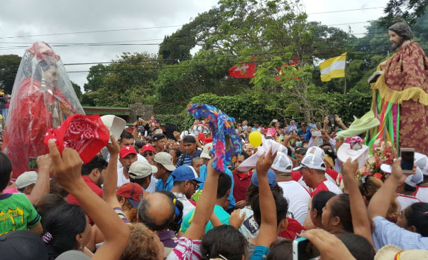 Carazo realiza tradicional Tope de los Santos