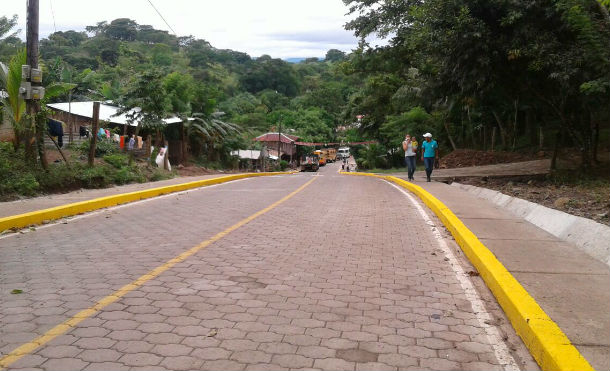 Gobierno inaugura tramo de carretera Rancho Rojo - Villa Revolución en Camoapa