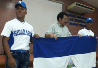 Abanderan a la Selección Sub 18 de béisbol que participará en campeonato mundial en Canadá