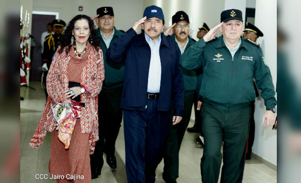 Comandante Daniel y la Compañera Rosario participan en el 38 aniversario del Ejército de Nicaragua