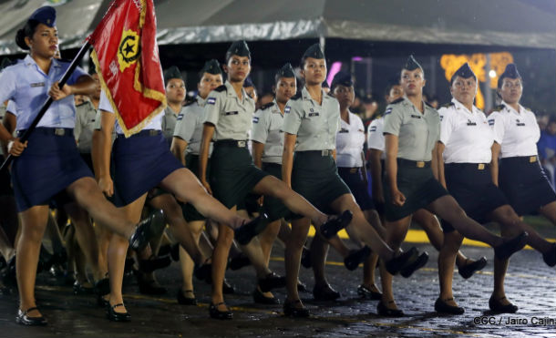 Comandante Daniel encabeza desfile militar del Ejército de Nicaragua