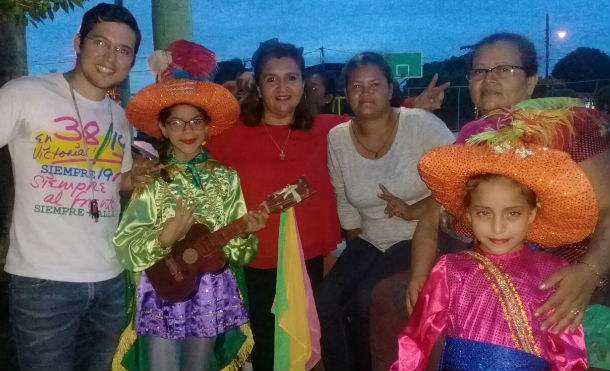 Familias de Nindirí disfrutaron del Festival "Cuna del Folklore"