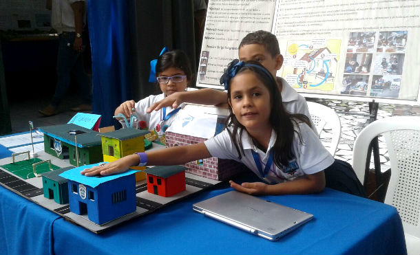 Inauguran segunda feria científica de niños y adolescentes