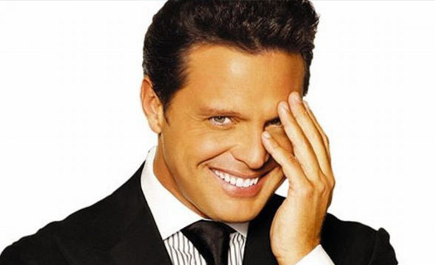 Luis Miguel reaparece y su nueva apariencia genera polémica en las redes sociales