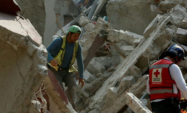 21 niños mueren en escuela colapsada tras el terremoto