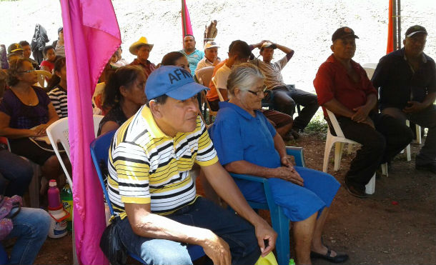 MEFCCA entrega reservorios de agua a familias de Palacagüina