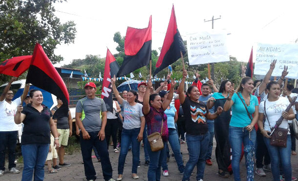 Familias de San Pedro reciben a la fórmula del Frente Sandinista