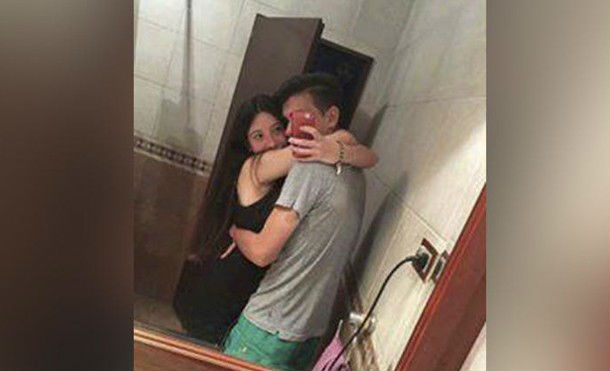 Pareja se toma esta foto y notan algo terrorífico