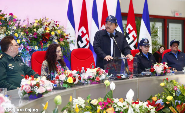 Comandante Daniel y Compañera Rosario presiden Vigésima Promoción de Damas y Caballeros Cadetes de la Academia de la Policía