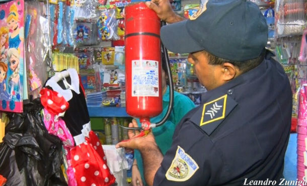 Bomberos inspeccionan mercado Roberto Huembes